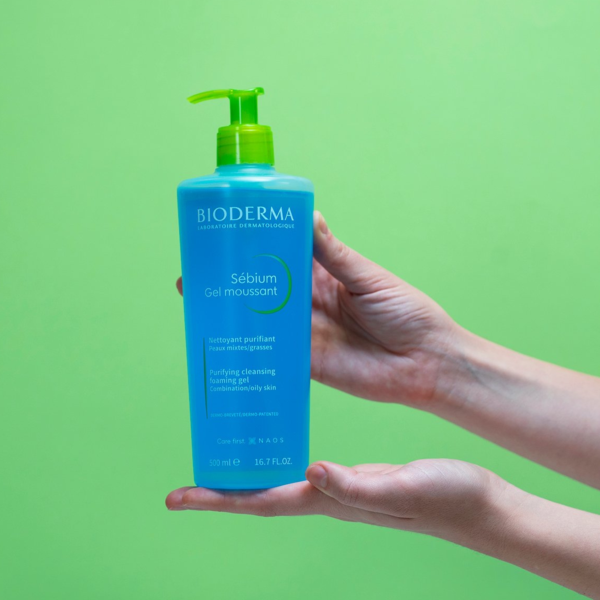 Bioderma Sebium Foaming Temizleyici Jel 500 ml Sebum kontrolü ve arınmış cilt, büyük boy avantajıyla